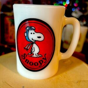 Vintage Milk Glass Snoopy Avon Mug